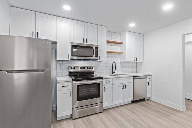 107 W Broadway Rd Tempe, AZ 85282 photo 3