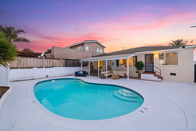 1404 Lieta St San Diego, CA 92110 photo 2