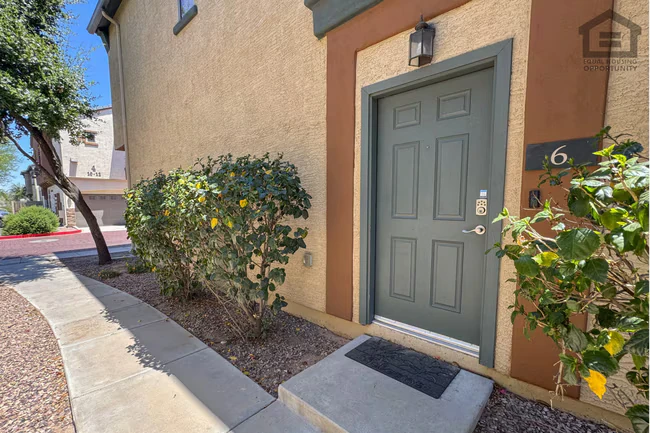 2727 N Price Rd Chandler, AZ 85224 photo 5
