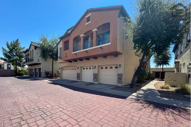 2727 N Price Rd Chandler, AZ 85224 photo 4