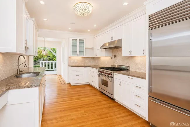 2825 Filbert St San Francisco, CA 94123 photo 2