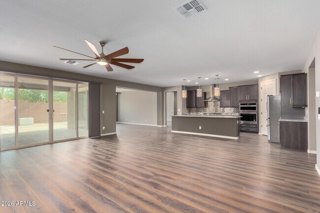 27025 N 69th Ln Peoria, AZ 85383 photo 5