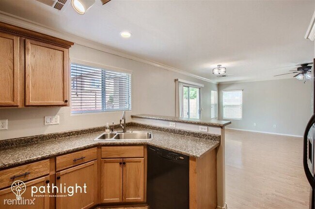 22264 W Desert Bloom St Buckeye, AZ 85326 photo 4