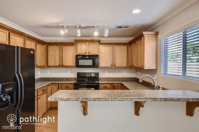 22264 W Desert Bloom St Buckeye, AZ 85326 photo 3
