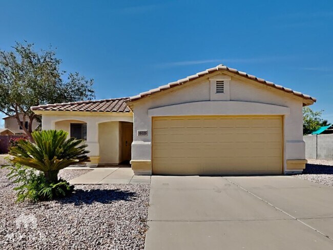 16025 W Lilac St photo 2