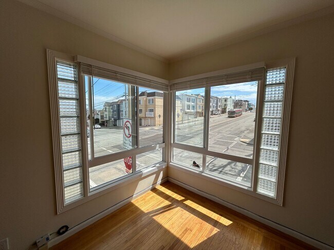 1401-1403-1403 34th Ave San Francisco, CA 94122 photo 5