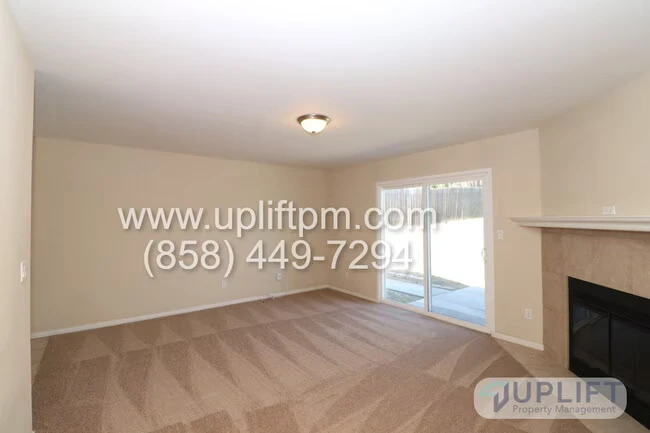 444 Foussat Rd Oceanside, CA 92054 photo 2