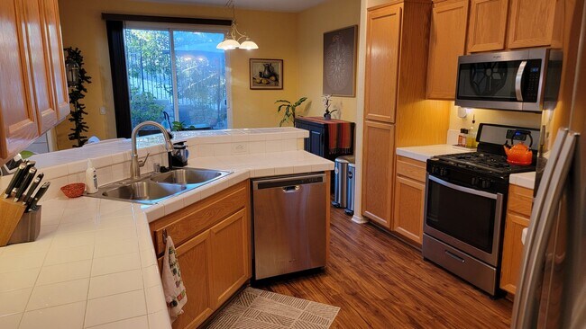 8990 Courtyard View Dr photo 4