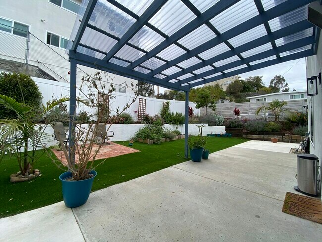 605 Bush St San Diego, CA 92103 photo 4