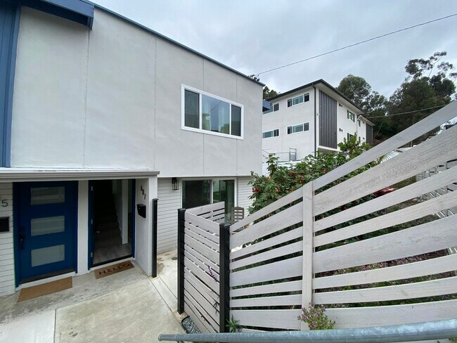 605 Bush St San Diego, CA 92103 photo 2