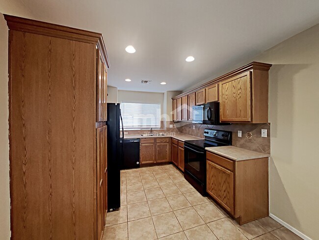 3614 W Vineyard Rd Phoenix, AZ 85041 photo 3