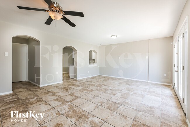 205 E Orchid Ln Phoenix, AZ 85020 photo 4