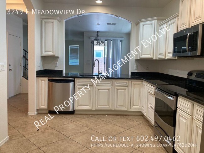 3249 E Meadowview Dr Gilbert, AZ 85298 photo 3