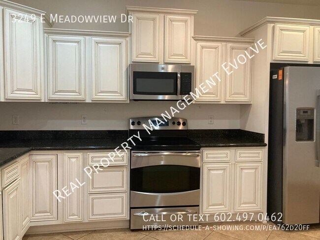 3249 E Meadowview Dr Gilbert, AZ 85298 photo 4