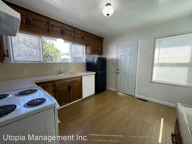 2543 Washington St Lemon Grove, CA 91945 photo 3