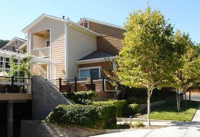 2BR/1BA Condo on Walker Ave · Walnut Creek