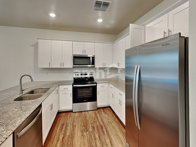 614 W Hackamore Ave Gilbert, AZ 85233 photo 3