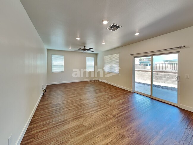 614 W Hackamore Ave Gilbert, AZ 85233 photo 5