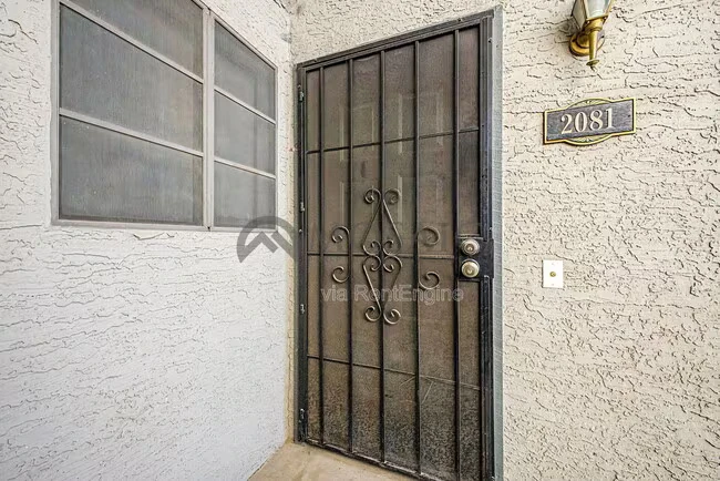 533 W Guadalupe Rd Mesa, AZ 85210 photo 4
