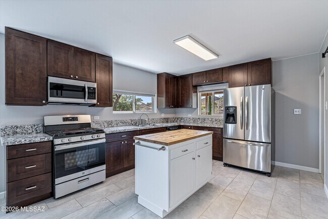 730 N Robles Rd Oracle, AZ 85623 photo 2