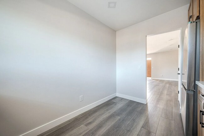 199 Twin Oaks Cir Chula Vista, CA 91910 photo 4