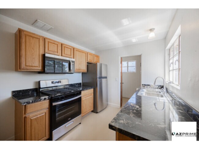 2449 E Fairmount Ave Phoenix, AZ 85016 photo 5