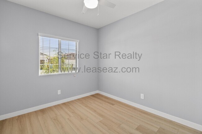 2766 E Rimrock Dr Phoenix, AZ 85050 photo 4
