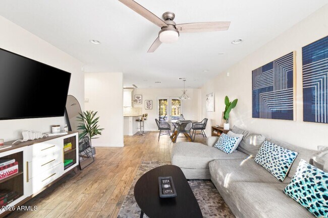 1716 W Berridge Ln photo 4