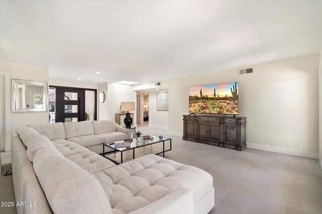 8338 E San Rafael Dr Scottsdale, AZ 85258 photo 4