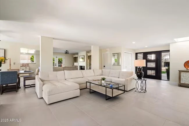 8338 E San Rafael Dr Scottsdale, AZ 85258 photo 3
