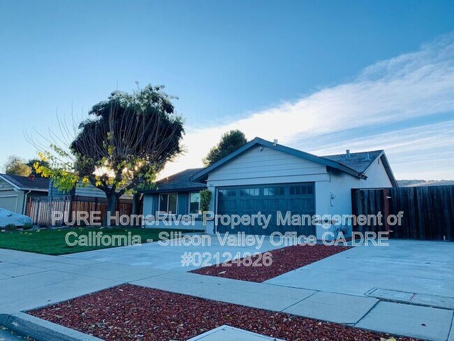382 Madison Dr photo 4