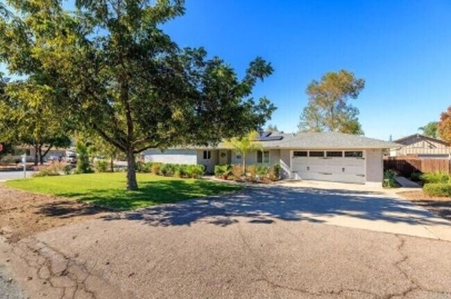 1806 Wight Way El Cajon, CA 92021
