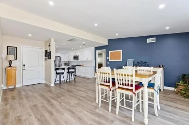 1806 Wight Way El Cajon, CA 92021 photo 4