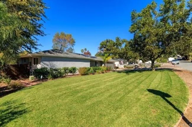 1806 Wight Way El Cajon, CA 92021 photo 2