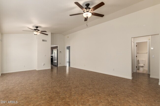 4634 E Grovers Ave Phoenix, AZ 85032 photo 3