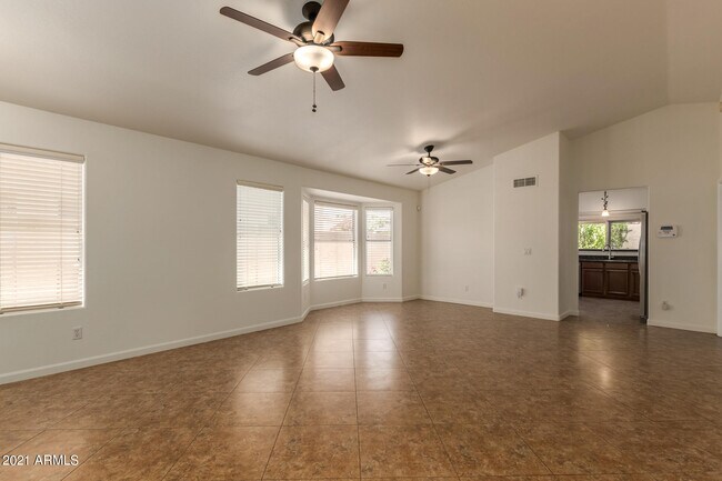 4634 E Grovers Ave Phoenix, AZ 85032 photo 4