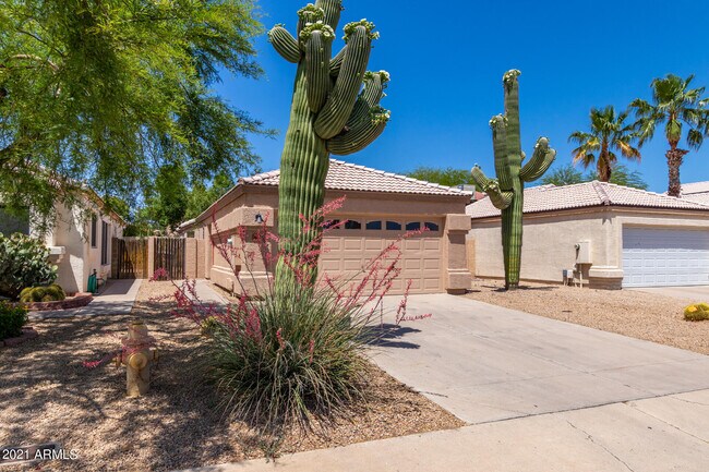 4634 E Grovers Ave Phoenix, AZ 85032 photo 2
