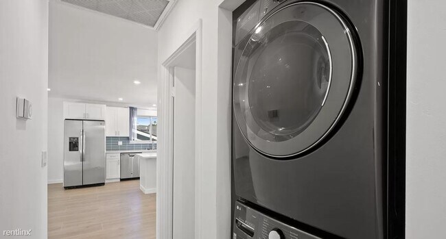 7036 Keighley St San Diego, CA 92120 photo 3