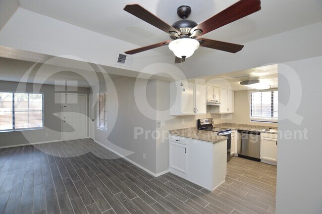925 N College Ave Tempe, AZ 85288 photo 4