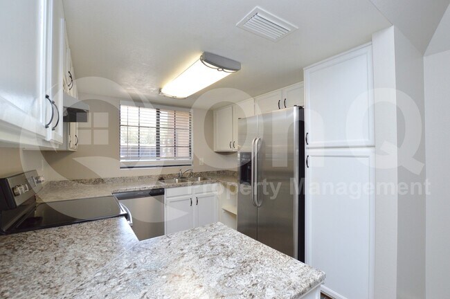 925 N College Ave Tempe, AZ 85288 photo 3
