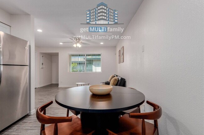 515 W Pebble Beach Dr Tempe, AZ 85282 photo 4