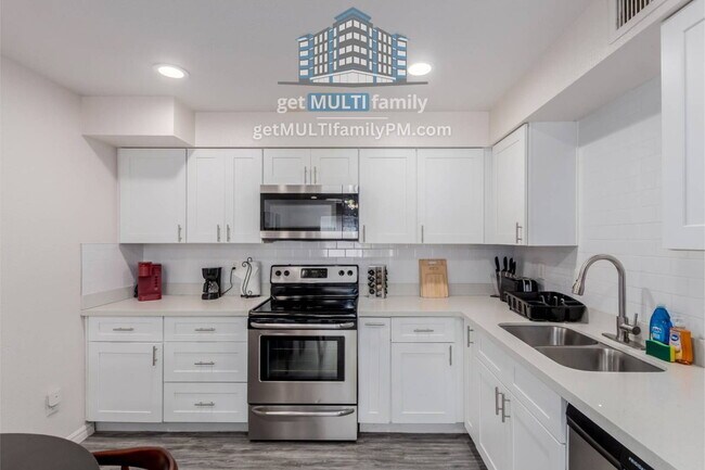 515 W Pebble Beach Dr Tempe, AZ 85282 photo 3