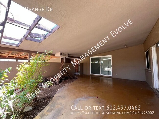 3211 E Orange Dr Phoenix, AZ 85018 photo 4