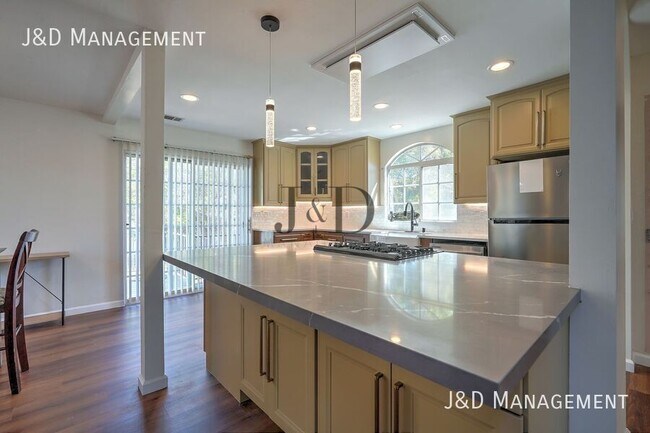 2891 Whitney St San Diego, CA 92111 photo 2