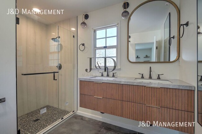 2891 Whitney St San Diego, CA 92111 photo 4