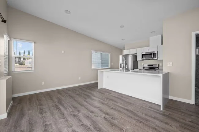 6211 Mesita Dr San Diego, CA 92115 photo 3