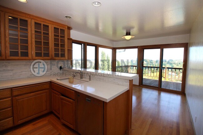 160 Kaden Dr Novato, CA 94947 photo 4