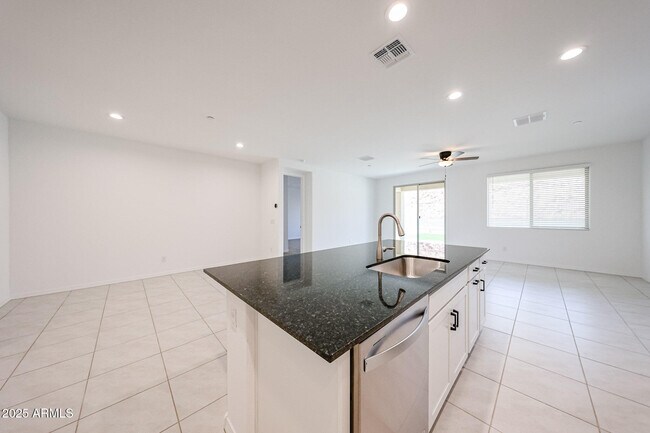 28486 N 134th Ave Peoria, AZ 85383 photo 3