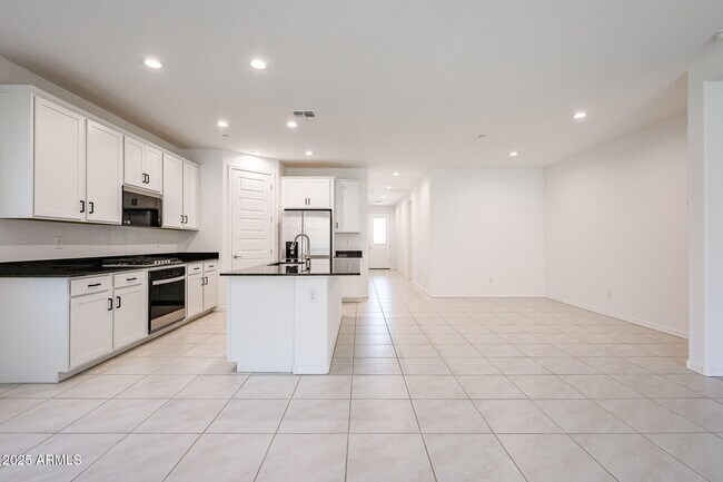 28486 N 134th Ave Peoria, AZ 85383 photo 5