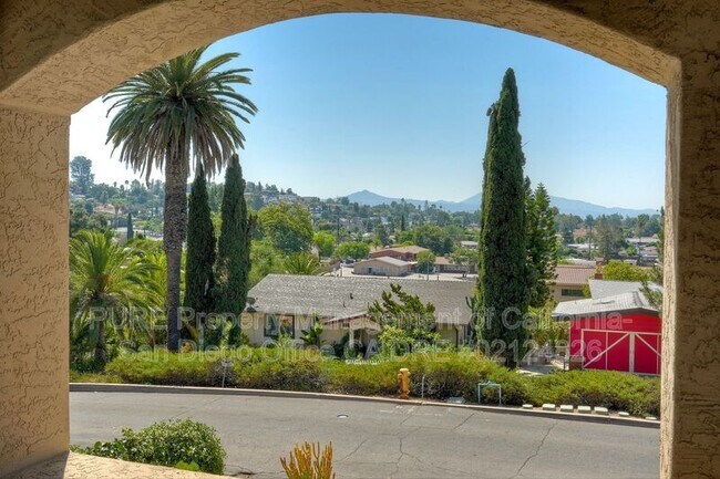 144 E 11th Ave Escondido, CA 92025 photo 2